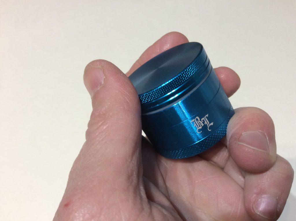 petit grinder bleu