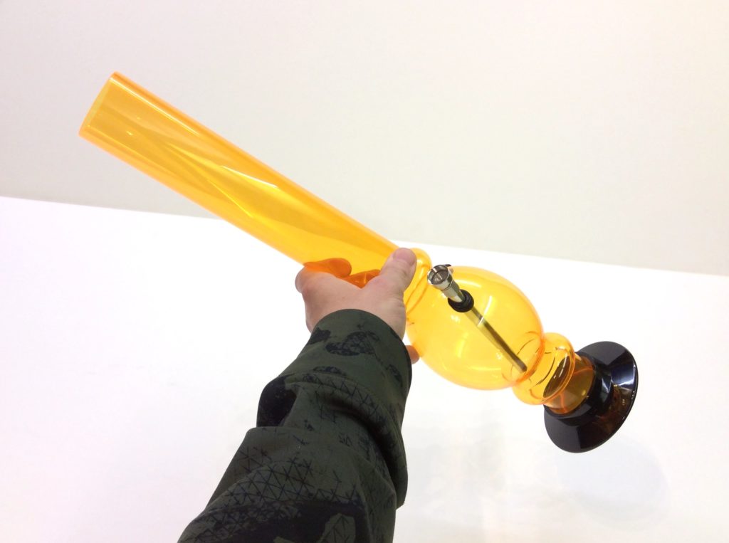 grand bong acrylique