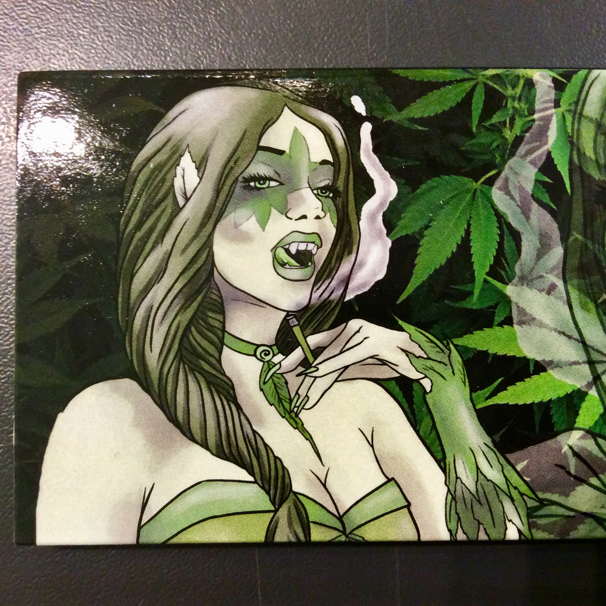 feuilles et cartons canna klan