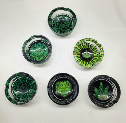 cendriers en verre motif cannabis