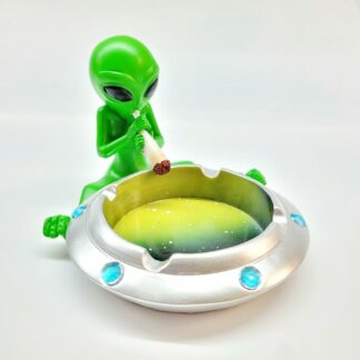 Cendriers figurines et divers